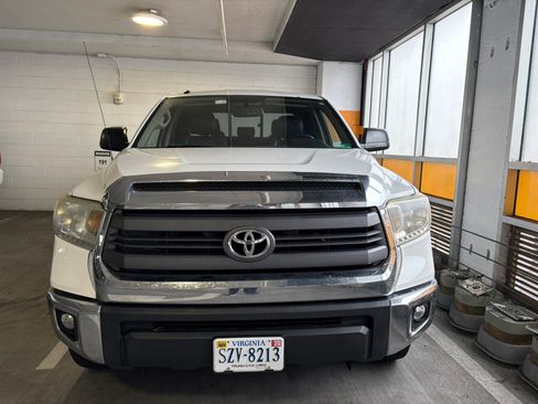 Used 2014 Toyota Tundra SR5 w/ SR5 Upgrade Package image 2