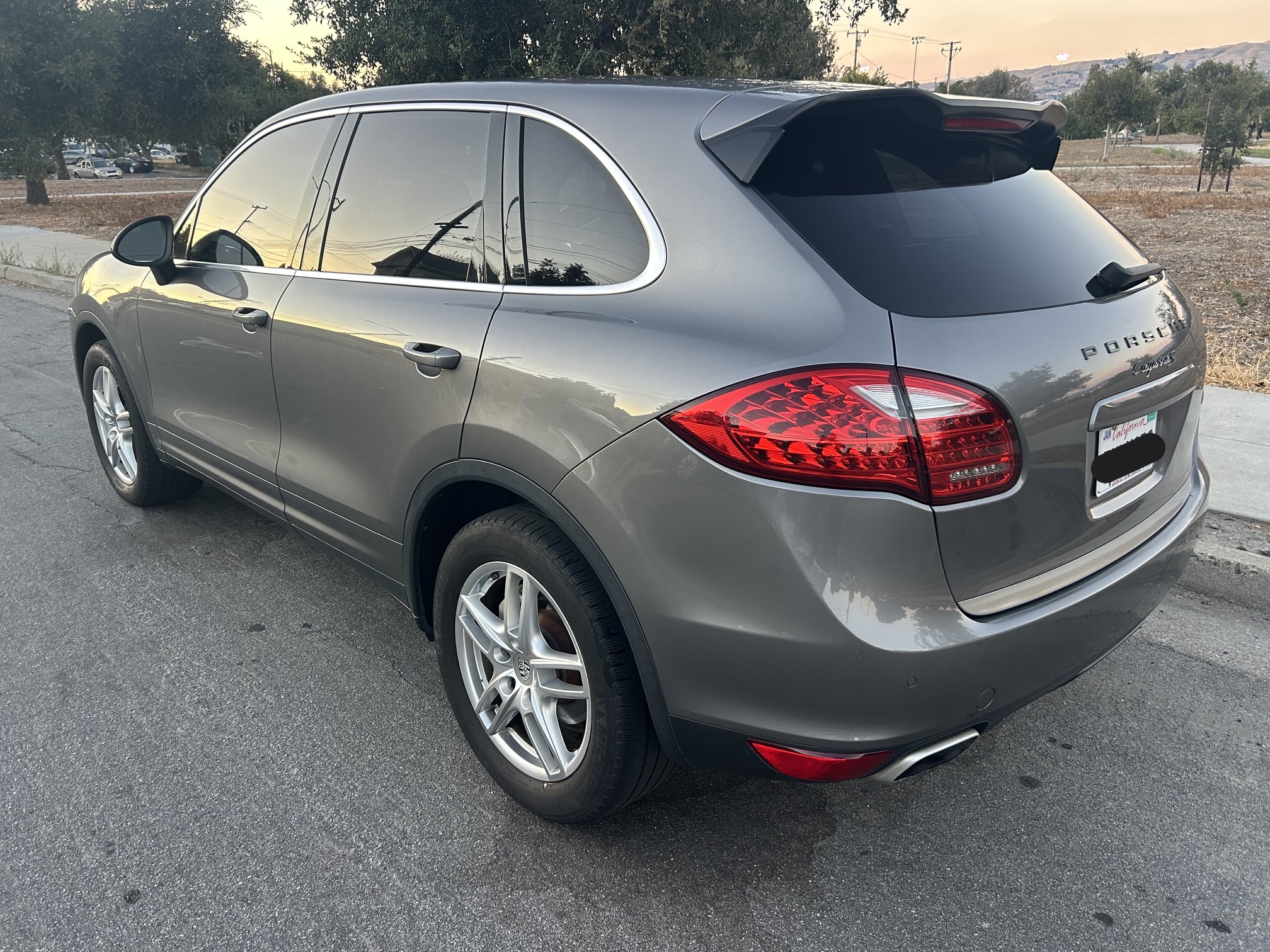 Used 2012 Porsche Cayenne S AWD/4WD image 2