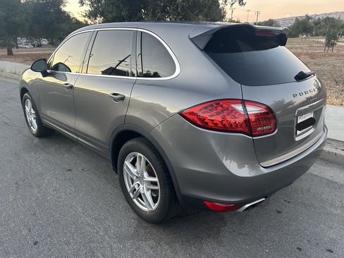Used 2012 Porsche Cayenne S AWD/4WD image 2