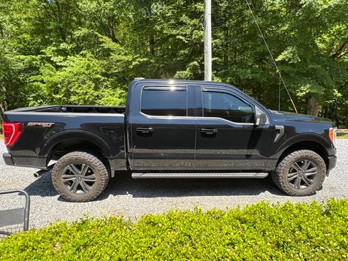 Used 2022 Ford F150 XLT w/ Equipment Group 302A High AWD/4WD image 10