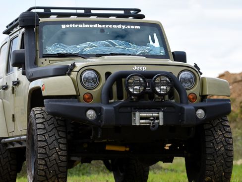 Used 2013 Jeep Wrangler Unlimited Rubicon w/ Connectivity Group image 1