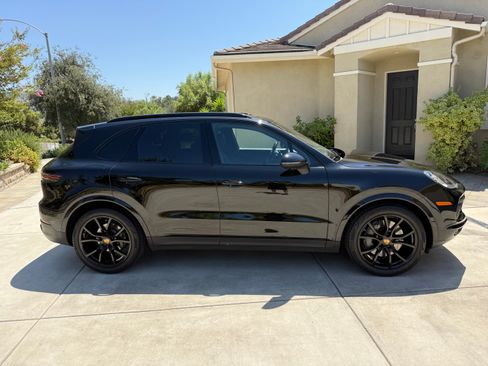 Used 2021 Porsche Cayenne S AWD/4WD image 4