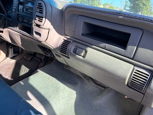 Used 2000 GMC Sierra 2500 2WD Regular Cab HD w/ Marketing Option Pkg 2 image 22