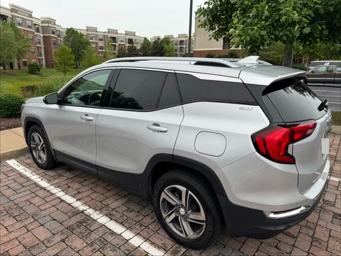 Used 2020 GMC Terrain SLT w/ Preferred Package AWD/4WD image 10