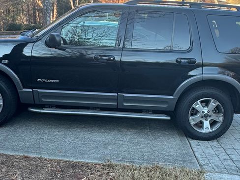 Used 2004 Ford Explorer Sport XLT image 1