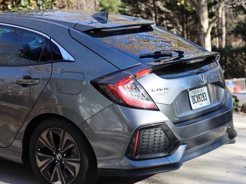 Used 2019 Honda Civic EX image 9