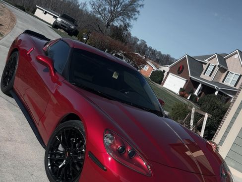 Used 2008 Chevrolet Corvette Coupe w/ Preferred Equipment Group RWD image 1