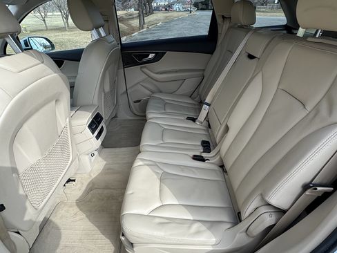 Used 2018 Audi Q7 3.0T Premium Plus w/ Premium Plus Package image 13