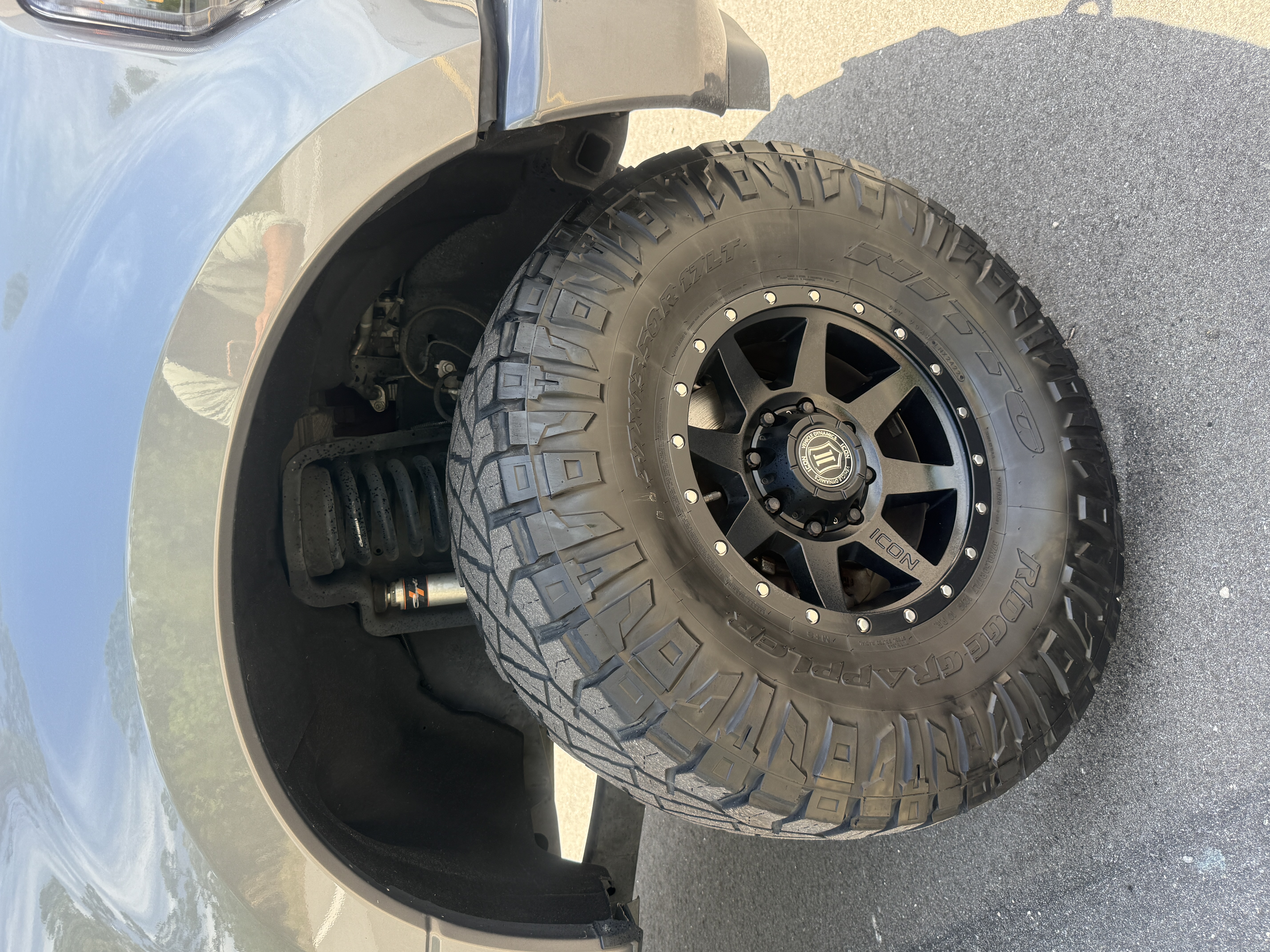 Used 2022 Ford F350 Lariat AWD/4WD image 6