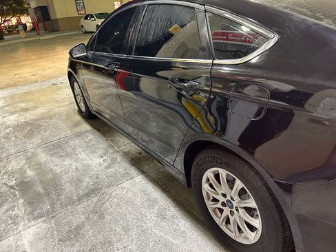 Used 2018 Ford Fusion S image 4