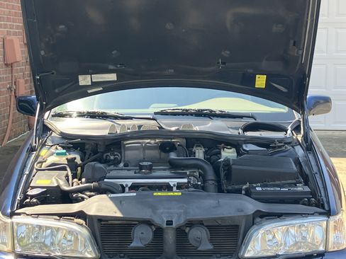 Used 2004 Volvo C70 LT image 22