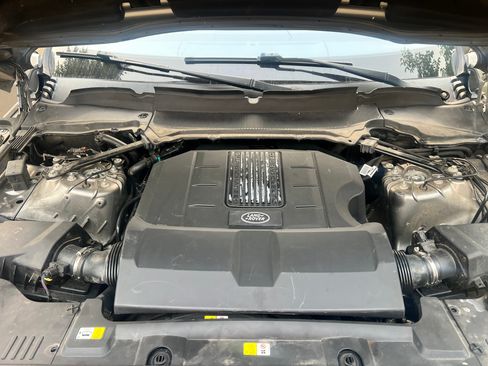 Used 2018 Land Rover Range Rover Sport HSE AWD/4WD image 4