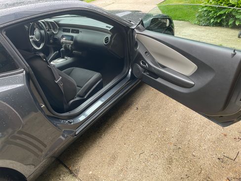 Used 2011 Chevrolet Camaro LS RWD image 10
