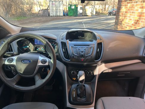 Used 2015 Ford Escape SE image 10