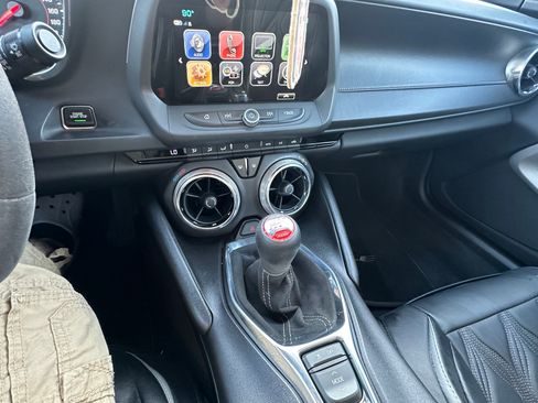 Used 2018 Chevrolet Camaro SS RWD image 4