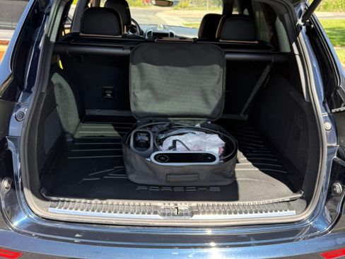 Used 2016 Porsche Cayenne S AWD/4WD image 12