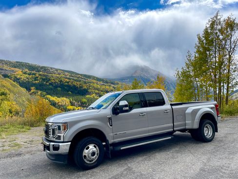 Used 2021 Ford F350 Lariat w/ Lariat Ultimate Package AWD/4WD image 2