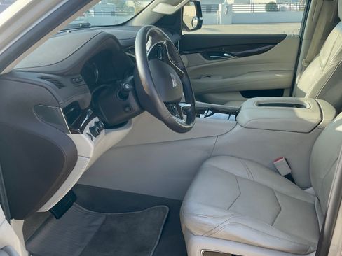 Used 2016 Cadillac Escalade Premium image 10