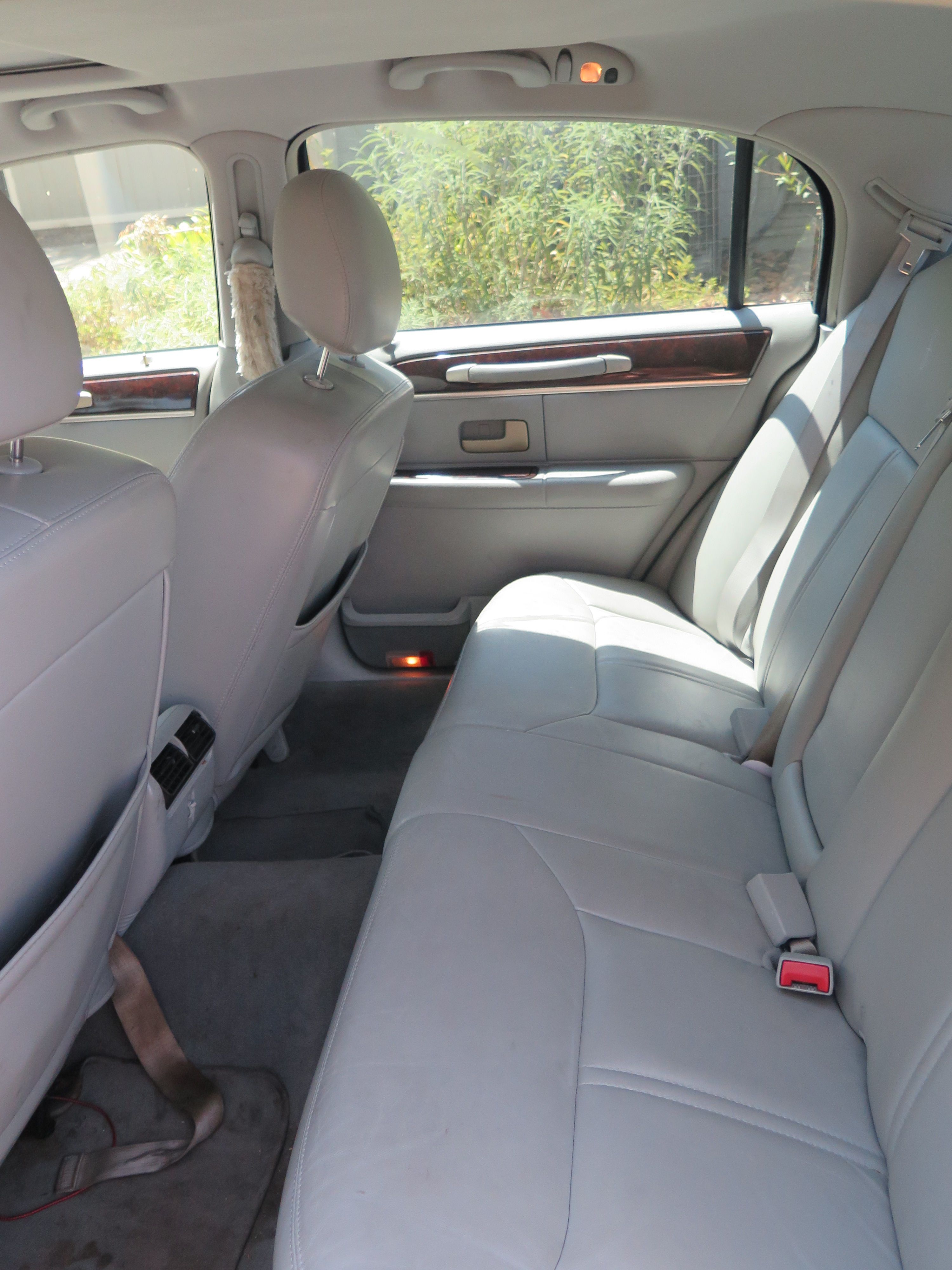 Used 2006 Lincoln Town Car Signature Limited RWD image 6