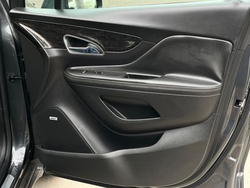Used 2016 Buick Encore Convenience FWD image 25