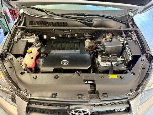 Used 2010 Toyota RAV4 Limited AWD/4WD image 13