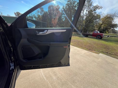 Used 2022 Ford Escape SEL image 17