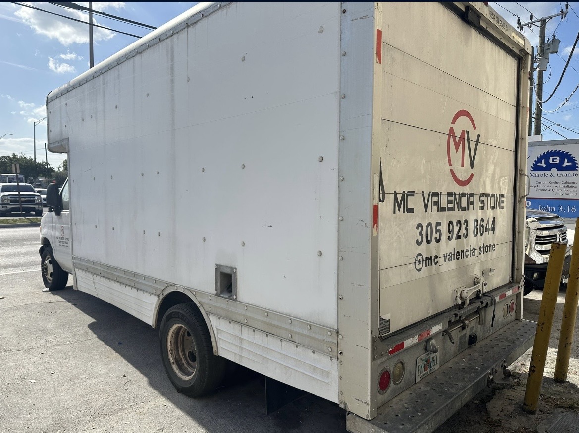 Used 2007 Ford E-450 and Econoline 450 RWD image 2