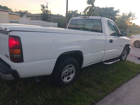 Used 2004 GMC Sierra 1500 W/T image 2