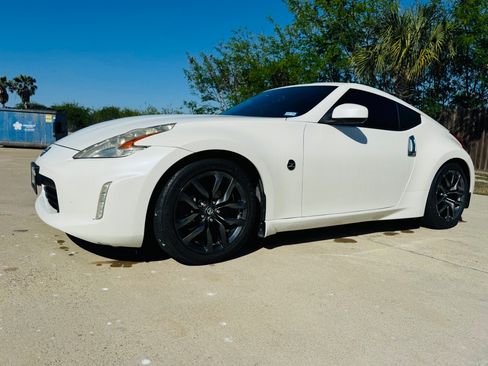 Used 2015 Nissan 370Z Coupe image 1