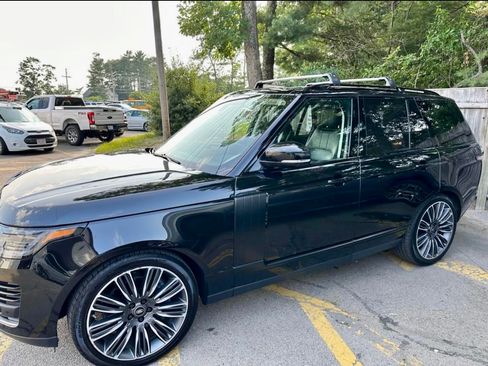 Used 2020 Land Rover Range Rover HSE image 1