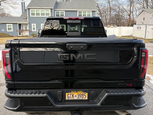 Used 2025 GMC Sierra 2500 AT4 w/ AT4 Premium Plus Package image 6