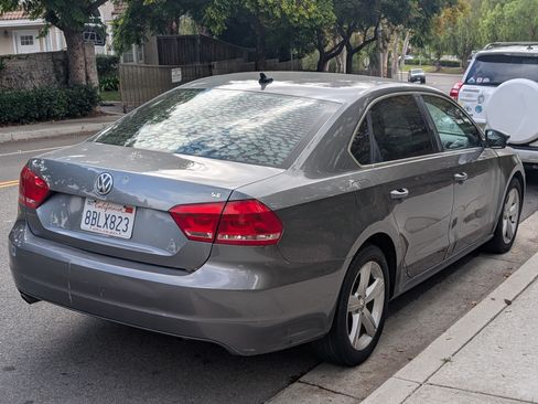 Used 2013 Volkswagen Passat 2.5 SE image 4