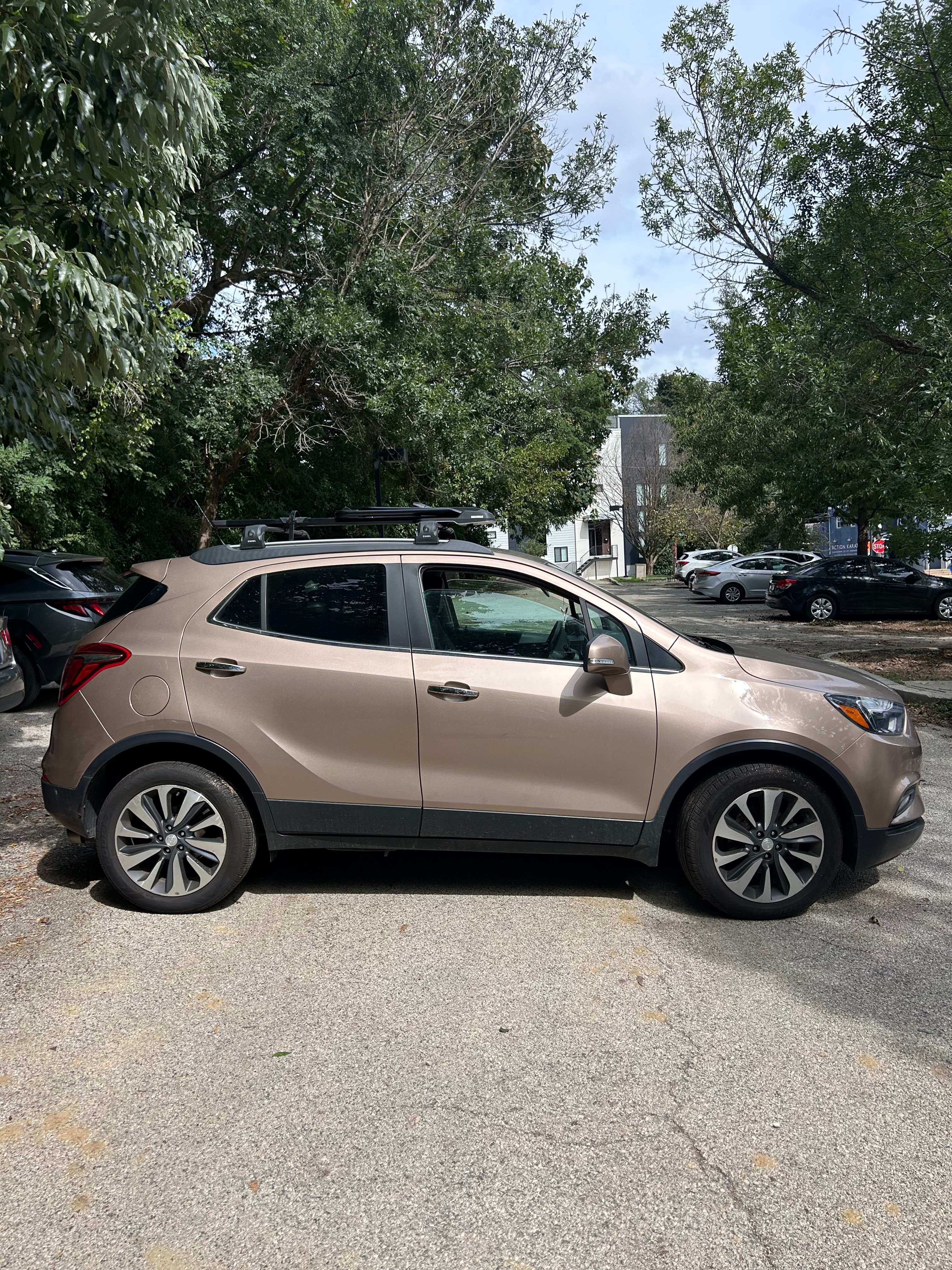 Used 2019 Buick Encore Essence AWD/4WD image 1
