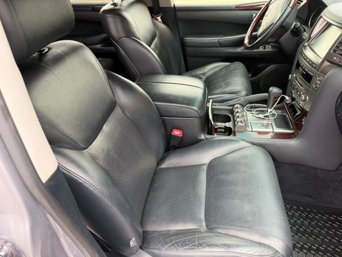 Used 2011 Lexus LX 570 4WD w/ Luxury Pkg image 8