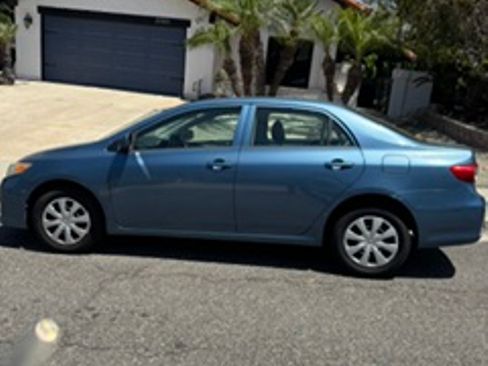 Used 2013 Toyota Corolla L FWD image 2