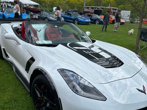 Used 2016 Chevrolet Corvette Z06 w/ 3LZ Preferred Equipment Group image 2
