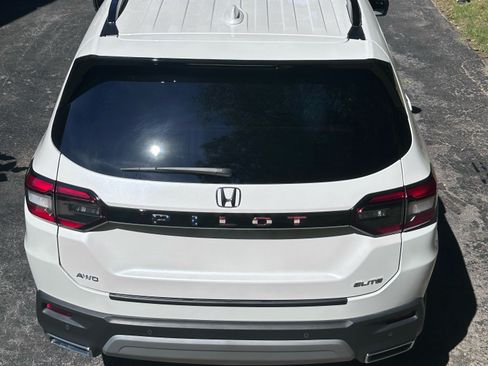Used 2025 Honda Pilot Elite image 6