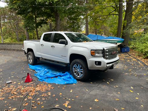 Used 2018 GMC Canyon SLT w/ Driver Alert Package image 1