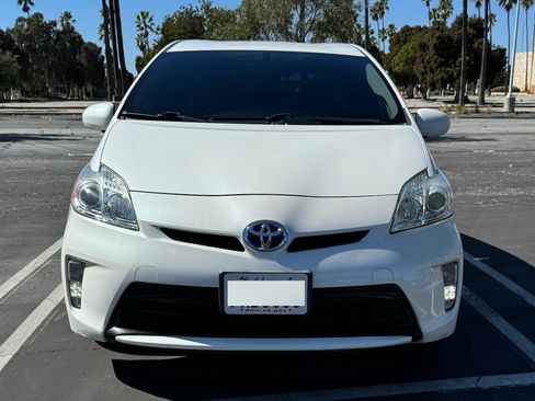 Used 2013 Toyota Prius Four image 2
