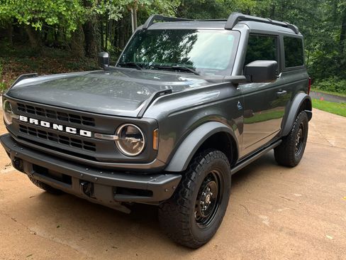 Used 2023 Ford Bronco Black Diamond AWD/4WD image 2