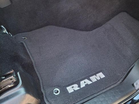 Used 2016 RAM 3500 Laramie image 29