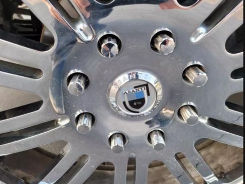 Used 2005 HUMMER H2 w/ Preferred Equipment Group image 8