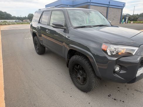 Used 2024 Toyota 4Runner SR5 Premium w/ Moonroof Package AWD/4WD image 5