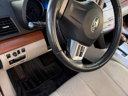 Used 2013 Subaru Outback 2.5i Limited w/ Moonroof Pkg image 5