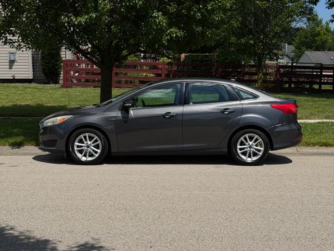 Used 2015 Ford Focus SE FWD image 4