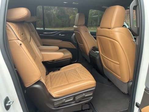 Used 2022 Cadillac Escalade ESV Premium Luxury w/ Performance Package image 6