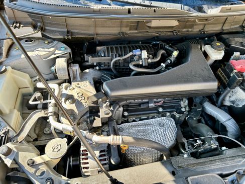 Used 2014 Nissan Rogue SV w/ SV Premium Package image 16