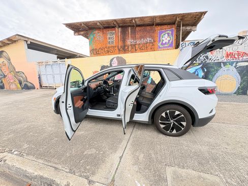 Used 2021 Volkswagen ID.4 Pro S w/ ID.4 Protection Package image 6