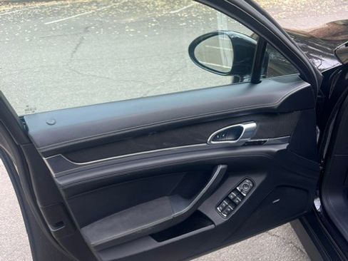 Used 2013 Porsche Panamera GTS image 13