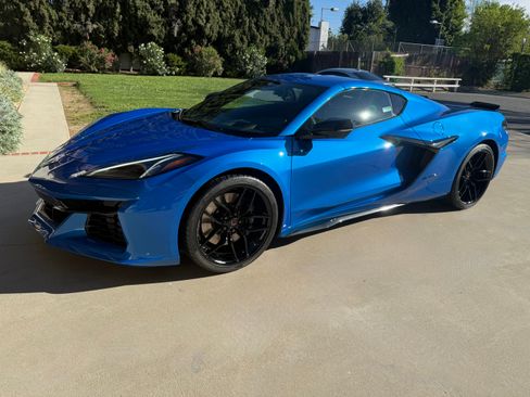 Used 2025 Chevrolet Corvette Z06 image 1